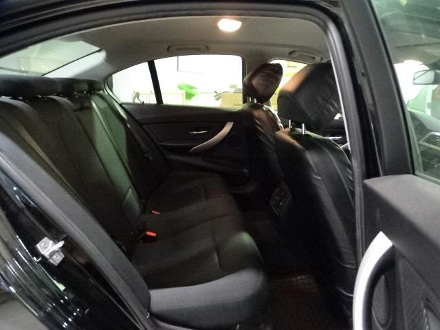 BMW 3er 318i // ECC+LED+Navi+NSW+PDC+SiHzg 