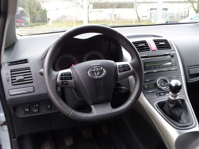 Toyota Auris 1,6 luna // 1.Hd+ECC+el.FH+el.kl.Sp+LM+NSW+SiHzg+Temp 