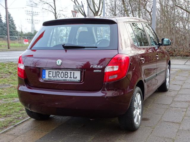 Skoda Fabia 1,2 TSI Ambition // Allwetter+eFH+eSp+Klima+LED+NSW+LM+PDC+SiHzg+TFL 