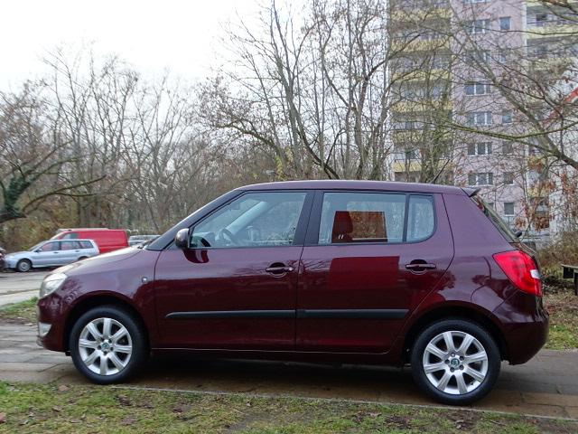 Skoda Fabia 1,2 TSI Ambition // Allwetter+eFH+eSp+Klima+LED+NSW+LM+PDC+SiHzg+TFL 