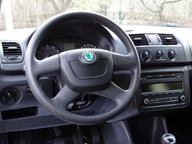 Skoda Fabia 1,2 TSI Ambition // Allwetter+eFH+eSp+Klima+LED+NSW+LM+PDC+SiHzg+TFL 