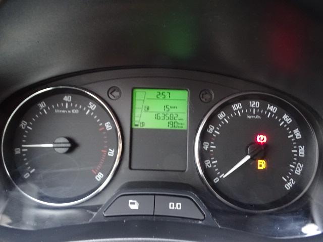 Skoda Fabia 1,2 TSI Ambition // Allwetter+eFH+eSp+Klima+LED+NSW+LM+PDC+SiHzg+TFL 