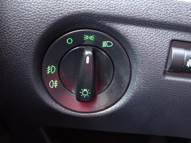 Skoda Fabia 1,2 TSI Ambition // Allwetter+eFH+eSp+Klima+LED+NSW+LM+PDC+SiHzg+TFL 