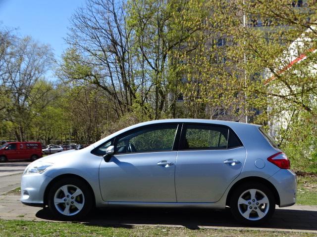 Toyota Auris 1,6 luna // 1.Hd+ECC+el.FH+el.kl.Sp+LM+NSW+SiHzg+Temp 