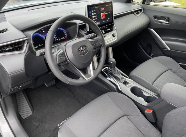 Toyota Corolla Cross 2.0 HEV Comfort Style Tech 