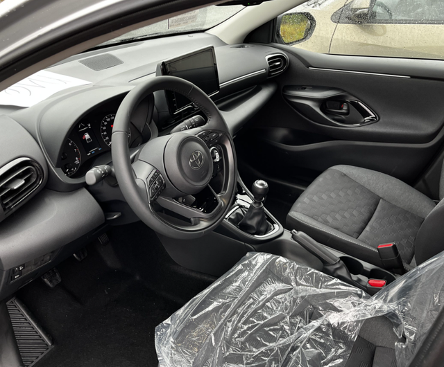 Toyota Yaris 1.5i Style 6MT 