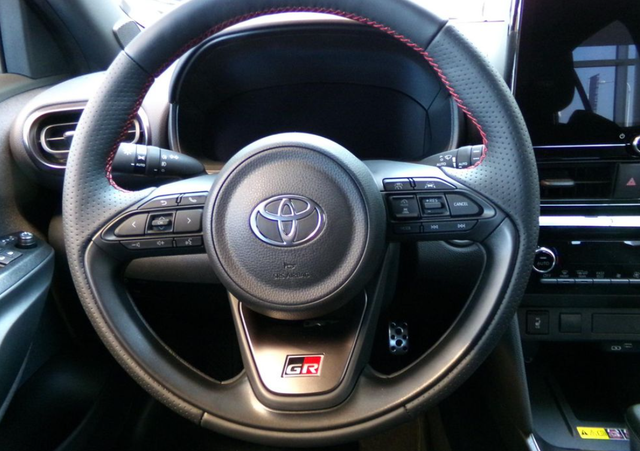 Toyota Yaris Cross 1.5 HEV 96kW GR Sport Tech 