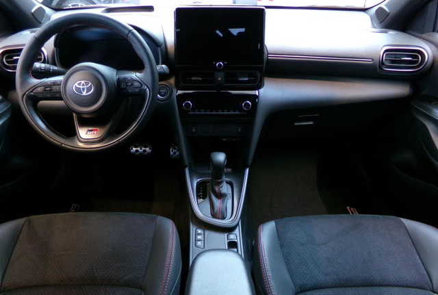Toyota Yaris Cross 1.5 HEV 96kW GR Sport Tech 