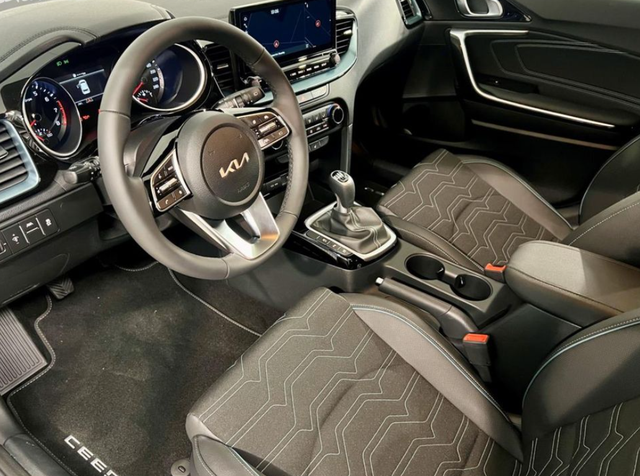 Kia Ceed 1.5 T-GDI 103kW Edition 30 
