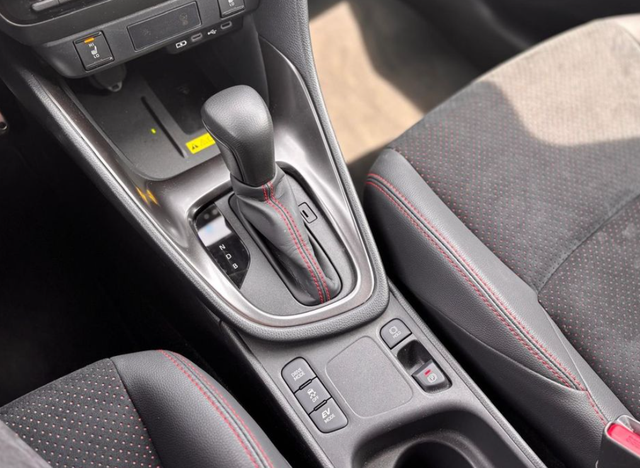 Toyota Yaris 1.5 HSD 96kW e-CVT GR-Sport 
