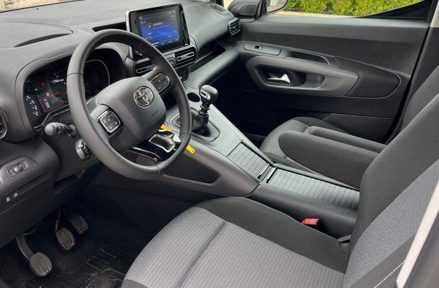 Toyota ProAce City 1.5D 96kW Family L1 