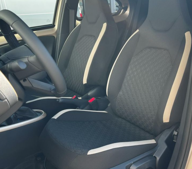 Toyota Aygo X 1.0L 53kW Style Tech Vision CVT 