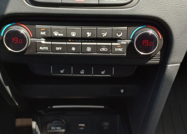 Kia XCeed 1.5 T-GDI 103kW TOP 
