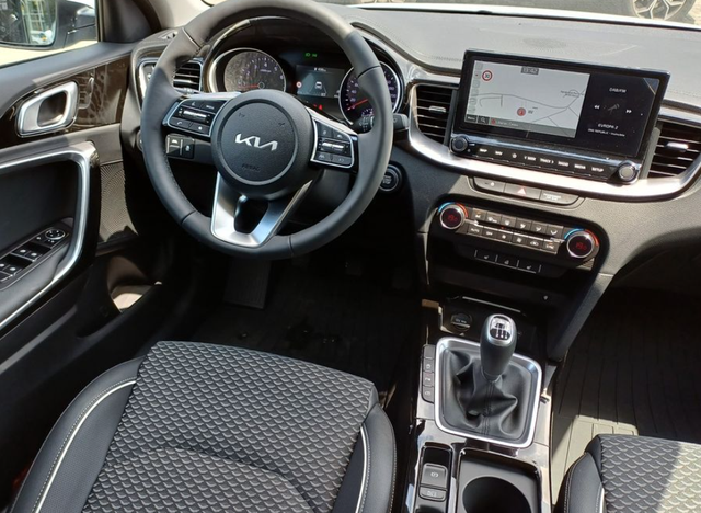 Kia XCeed 1.5 T-GDI 103kW TOP 