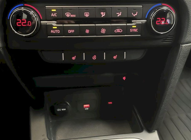 Kia Ceed SW 1.5 T-Gdi 117kW Top DCT 