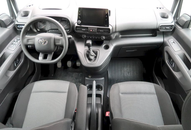 Toyota ProAce City 1.2T 81kW Business Shuttle Long 7S 