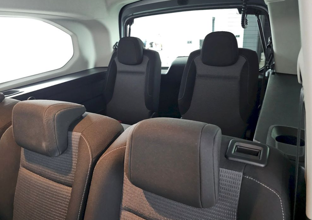 Toyota ProAce City 1.5 D 96kW Family 7S Long AT 