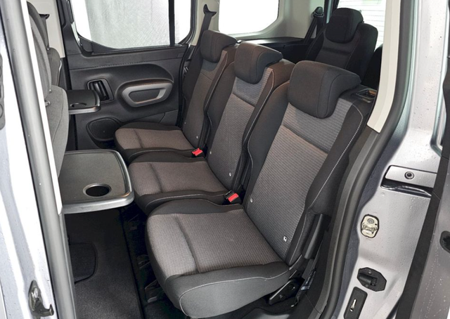 Toyota ProAce City 1.5 D 96kW Family 7S L1 AT 