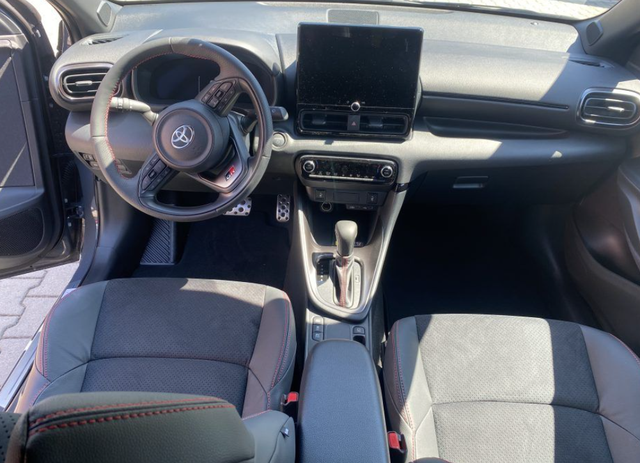 Toyota Yaris 1.5 HEV 96kW GR Sport 