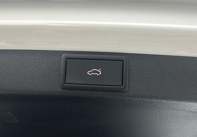 Skoda Octavia Combi 2.0 TDI 110kW Ambition Plus DSG 