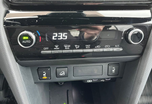 Toyota Yaris Cross 1.5 HEV 96kW Style 4WD e-CVT 