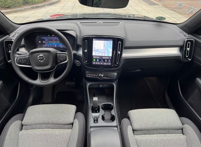 Volvo XC40 2.0 B3 Core 120kW 