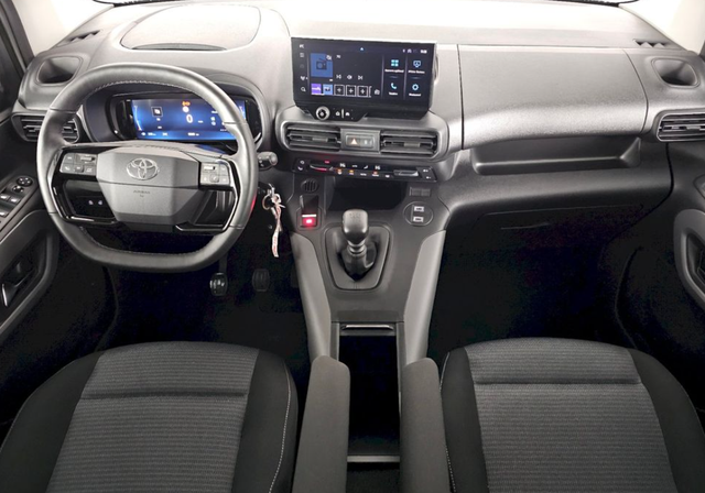 Toyota ProAce City 1.2T 81kW Family L1 