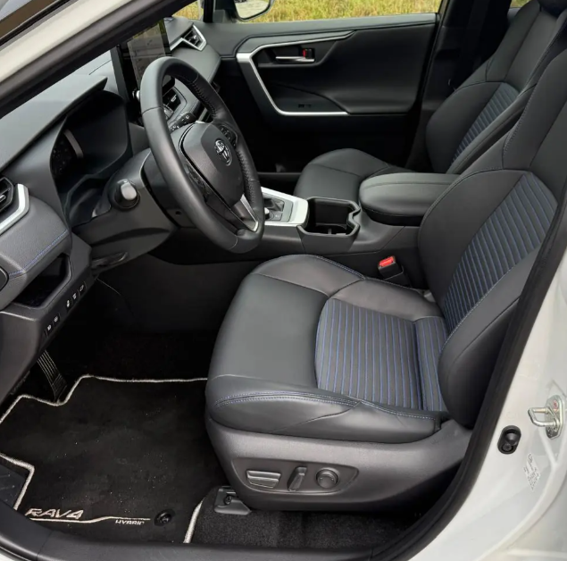 Toyota Rav5 2.5 HEV 163kW Selection 4WD e-CVT 