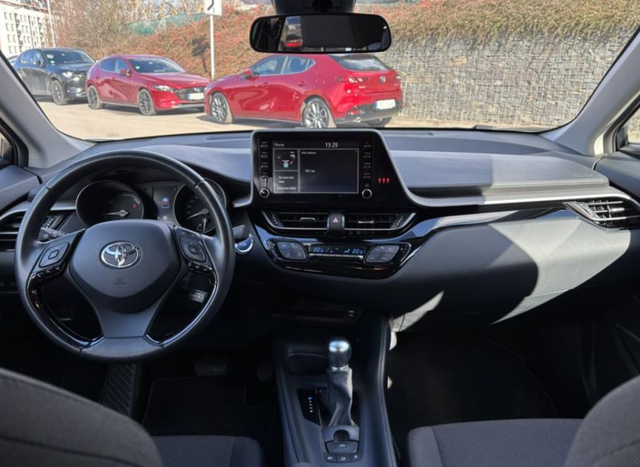 Toyota CH-R 1.8 HSD 90kW Business e-CVT 