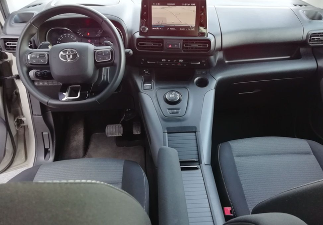 Toyota ProAce City Verso 1.2 T 96kW Long family 