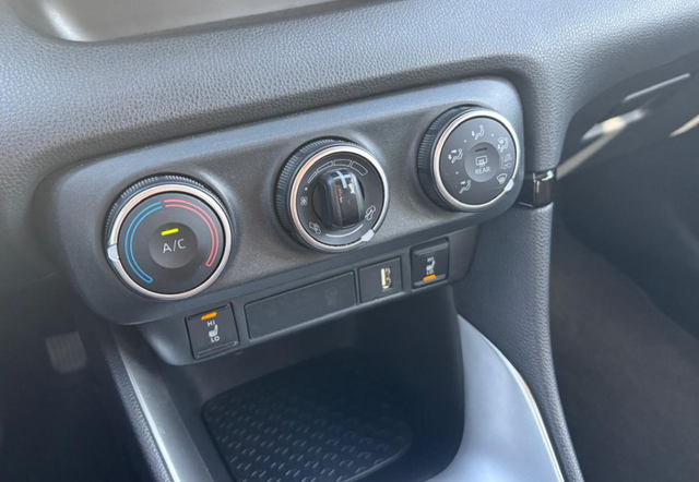 Toyota Yaris 1.5 VVT-i Comfort Style Tech 