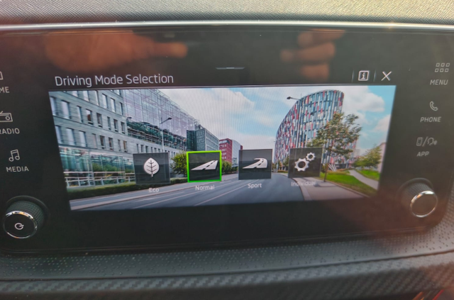 Skoda Kamiq FL 1.0 TSI 85kW Monte Carlo DSG 