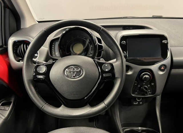 Toyota Aygo 1.0i 53kW X-Play AT 