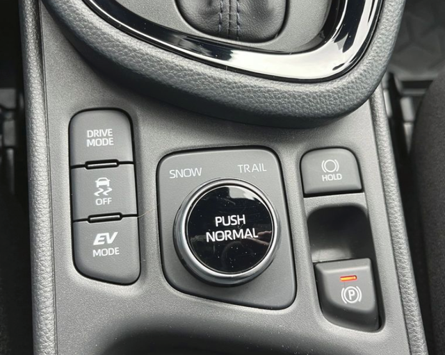 Toyota Yaris Cross 1.5 HEV 96kW Style 4x4 e-CVT 