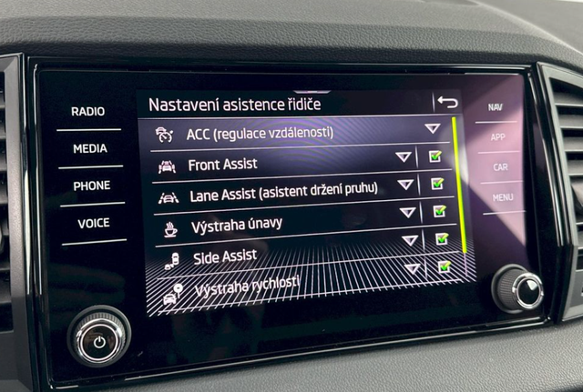 Skoda Karoq 2.0 TSI 140kW Sportline 4x4 DSG 