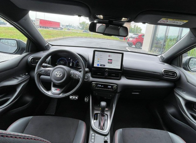 Toyota Yaris 1.5 HEV 96kW GR Sport 