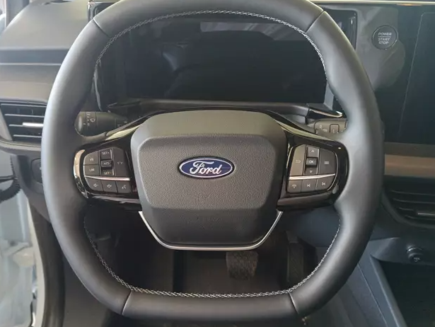Ford Transit Courier 43 kWh Elektro 100kW VAN Limited L1 