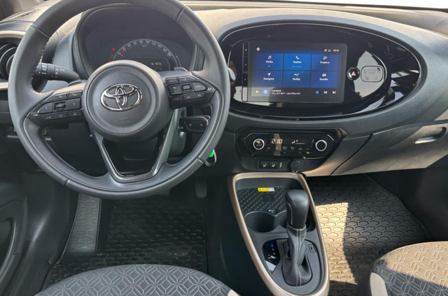 Toyota Aygo X 1.0 VVT-i 53kW X-play Style AT 