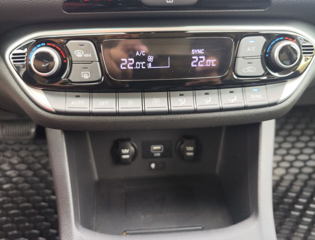 Hyundai i30 Fastback 1.0 T-GDI 88kW Smart DCT 