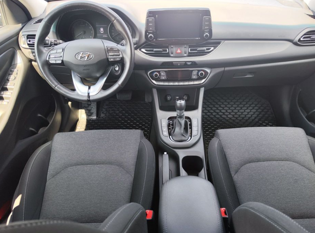 Hyundai i30 Fastback 1.0 T-GDI 88kW Smart DCT 