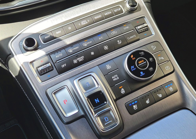 Hyundai Santa Fe 1.6 T-GDI PHEV 169kW Luxury 