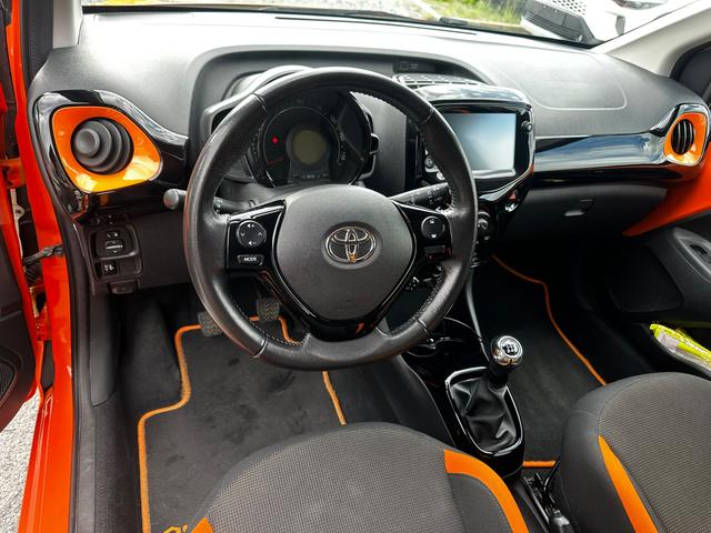 Toyota Aygo 1.0i 53kW X-Play Style 
