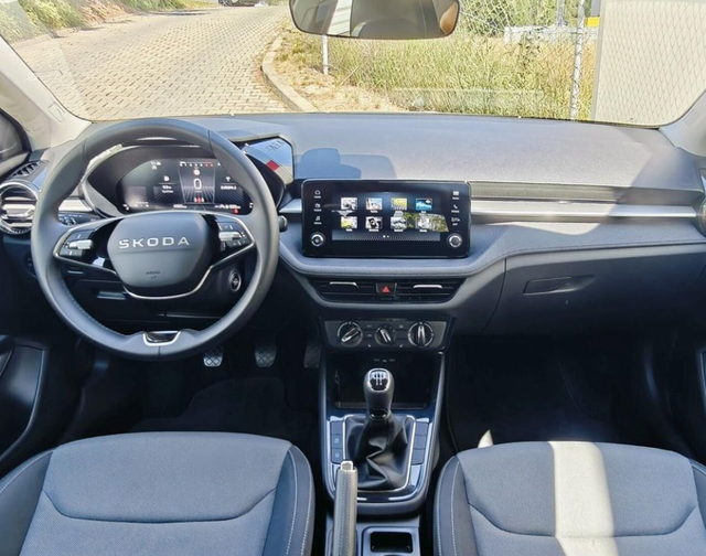 Skoda Fabia IV 1.0 MPI 59kW 130 Jahre 