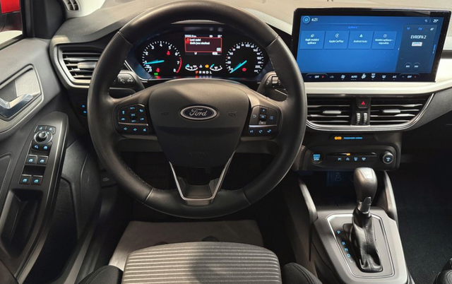 Ford Focus HB 1.0 EcoBoost mHEV 114kW Titanium AT 