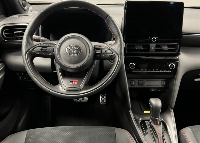 Toyota Yaris Cross 1.5 HSD 96kW GR SPORT VIP AT 