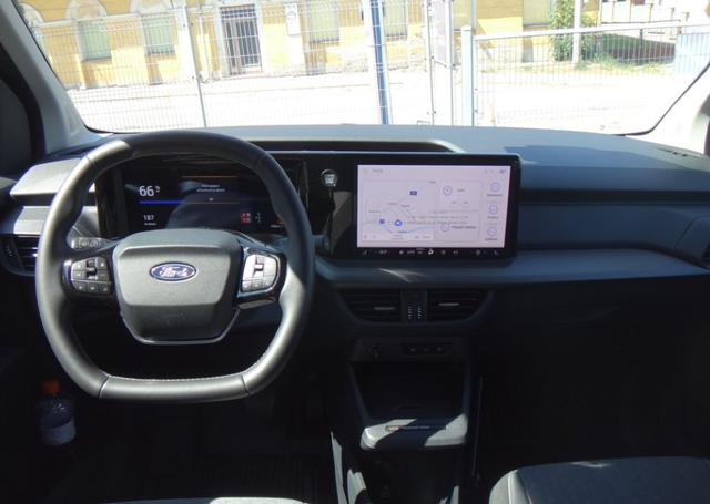 Ford Tourneo Courier 43kWh 100kW Titanium 