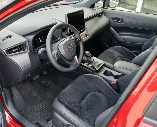 Toyota Corolla cross 2.0 HEV 146kW GR Sport e-CVT 