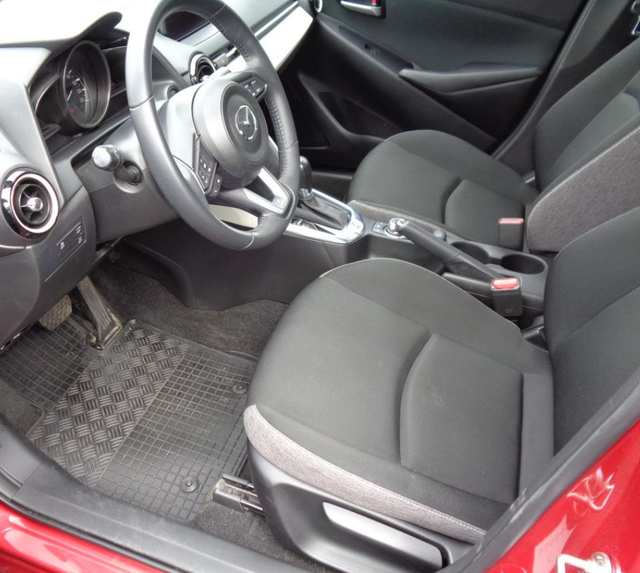 Mazda 2 1.5i 66kW Center Line AT 