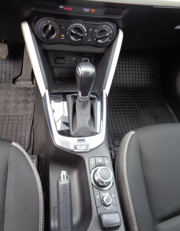 Mazda 2 1.5i 66kW Center Line AT 