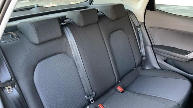 Seat Arona 1,0 TSI DSG Style ALU DAB LED PDC SHZ TOUCH NEBEL 